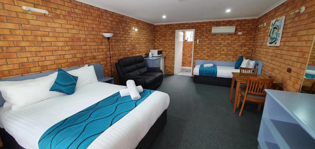 Centrepoint Motel Deniliquin Eksteriør bilde