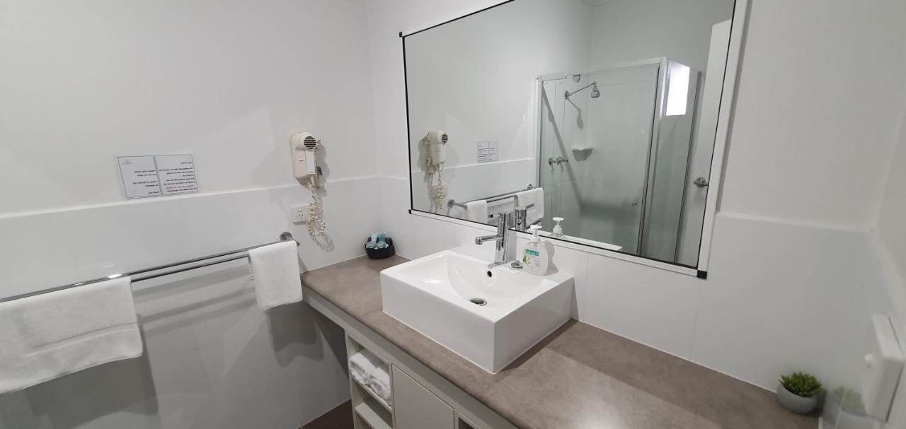 Centrepoint Motel Deniliquin Eksteriør bilde