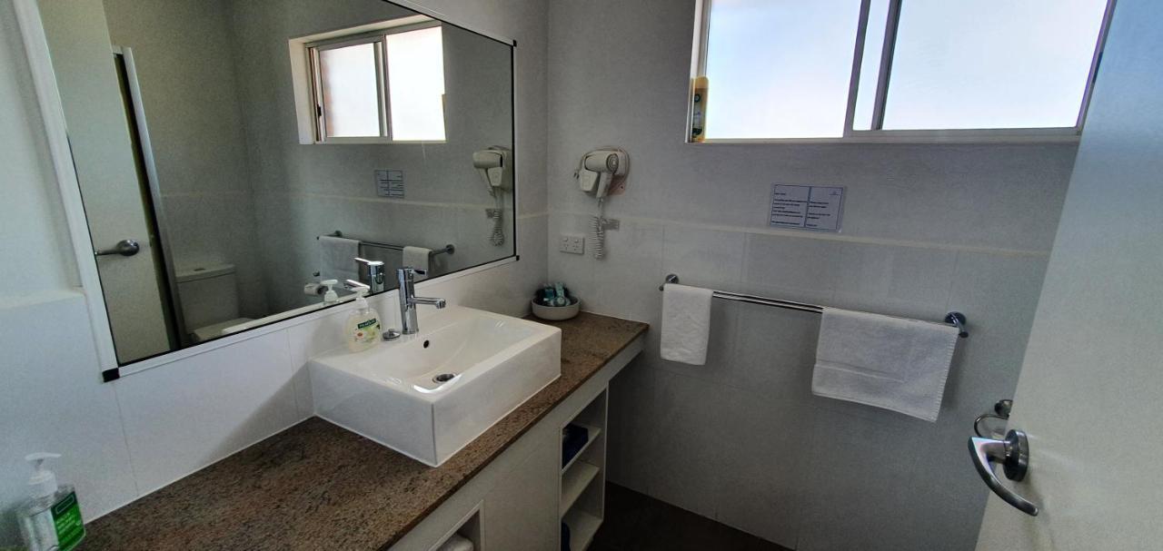 Centrepoint Motel Deniliquin Eksteriør bilde