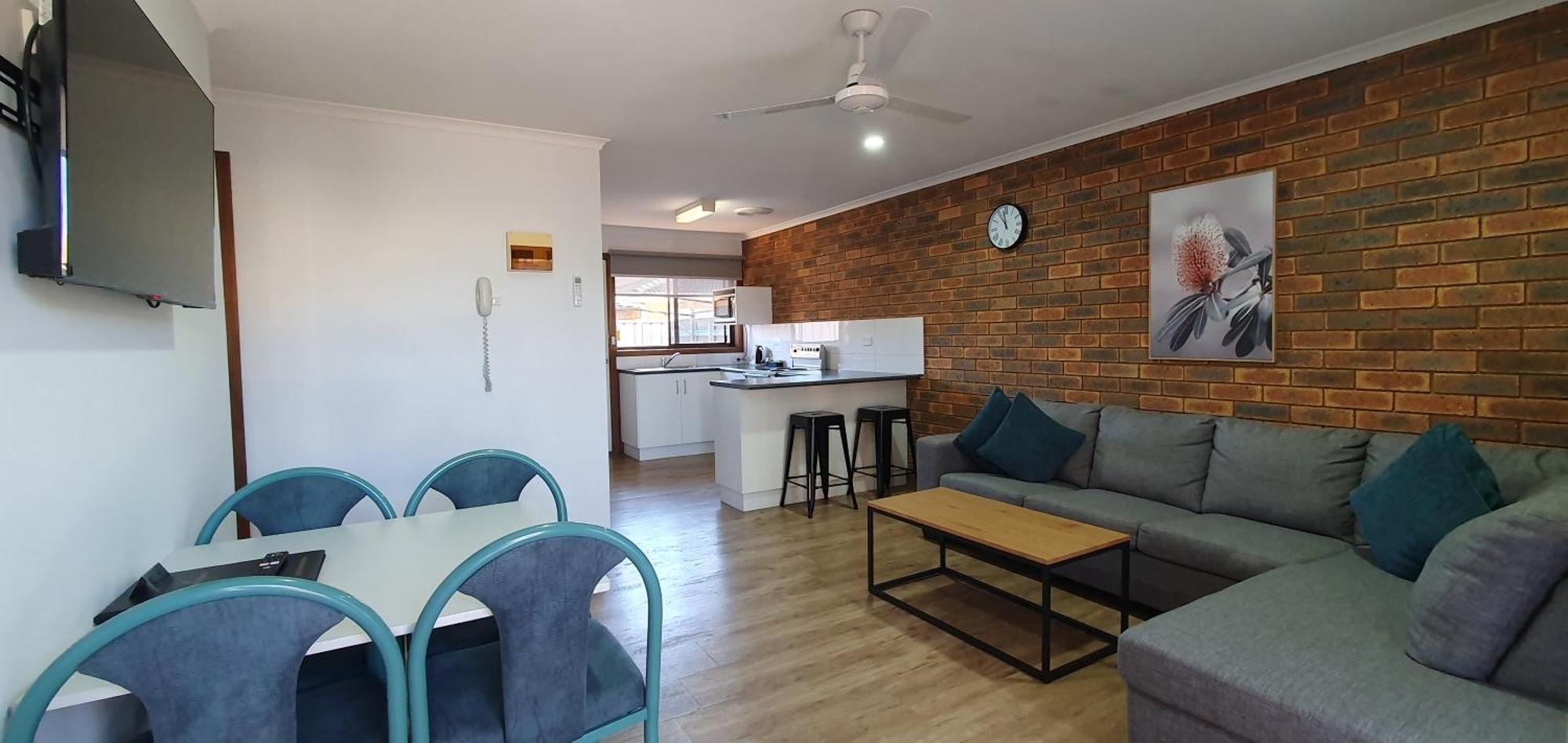 Centrepoint Motel Deniliquin Eksteriør bilde