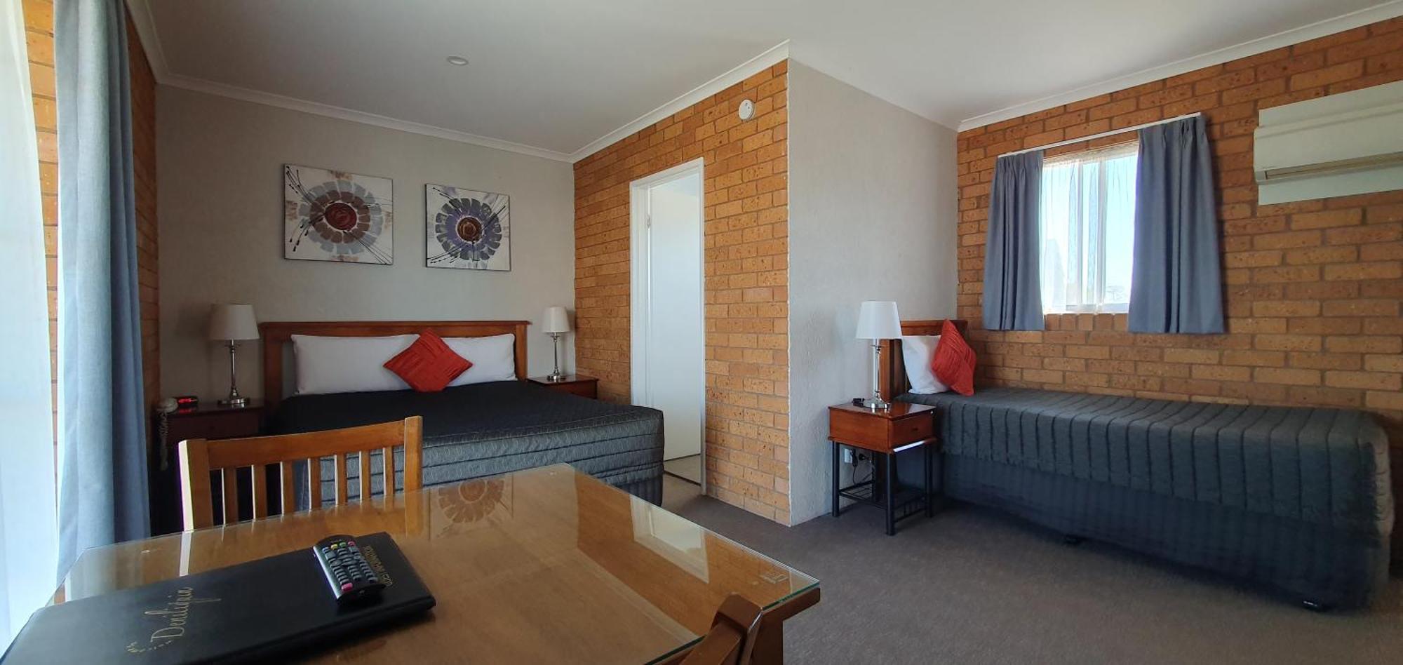 Centrepoint Motel Deniliquin Eksteriør bilde