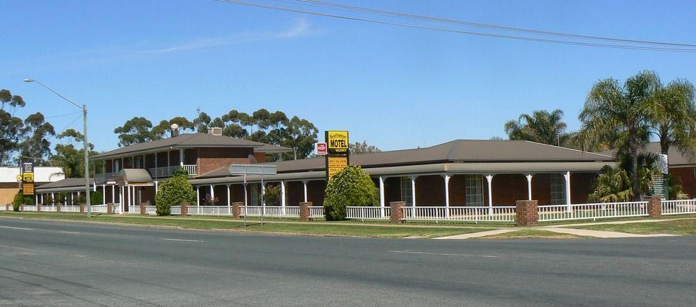 Centrepoint Motel Deniliquin Eksteriør bilde