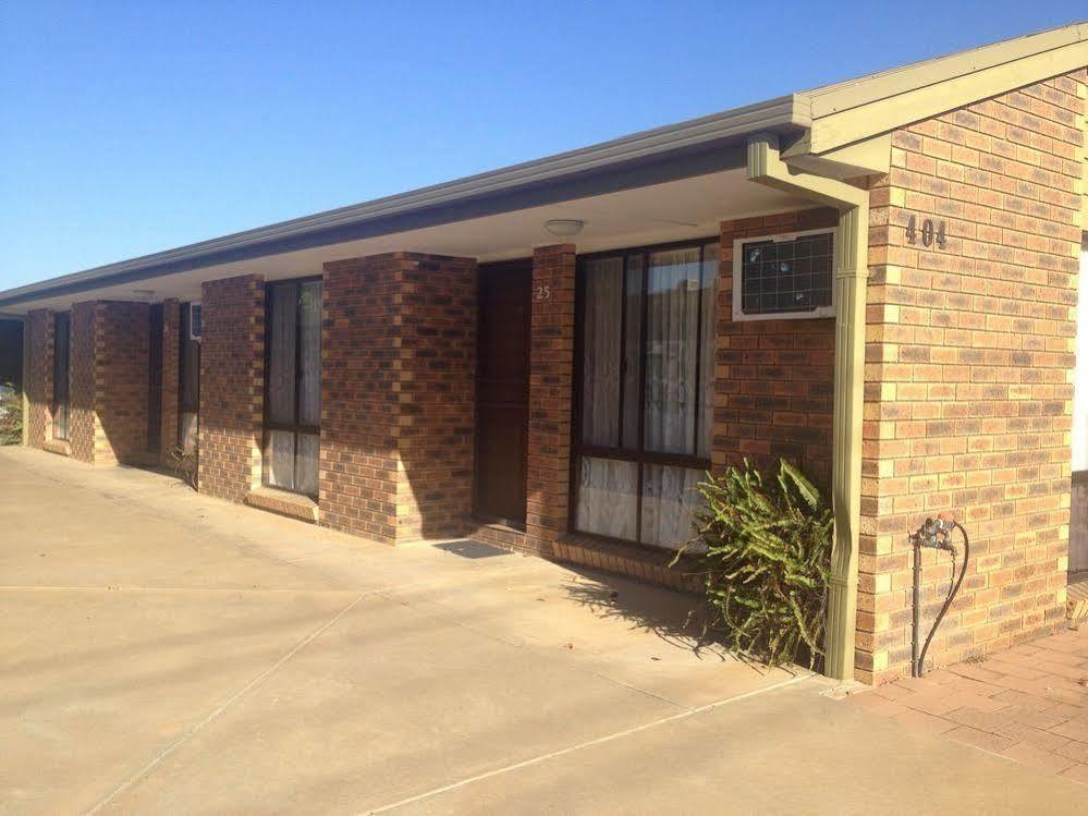 Centrepoint Motel Deniliquin Eksteriør bilde