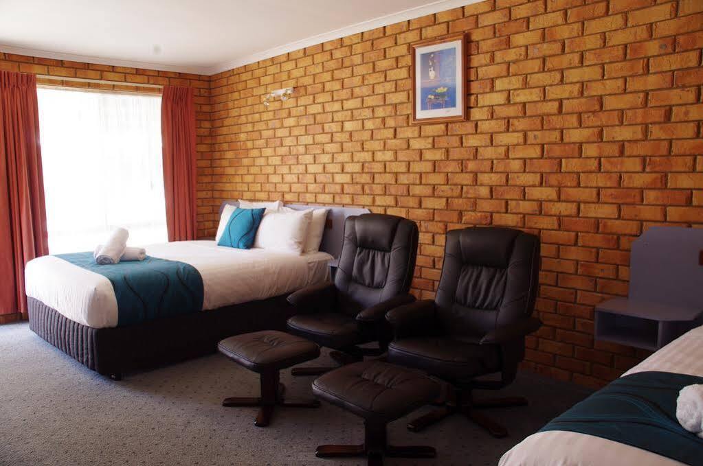 Centrepoint Motel Deniliquin Eksteriør bilde